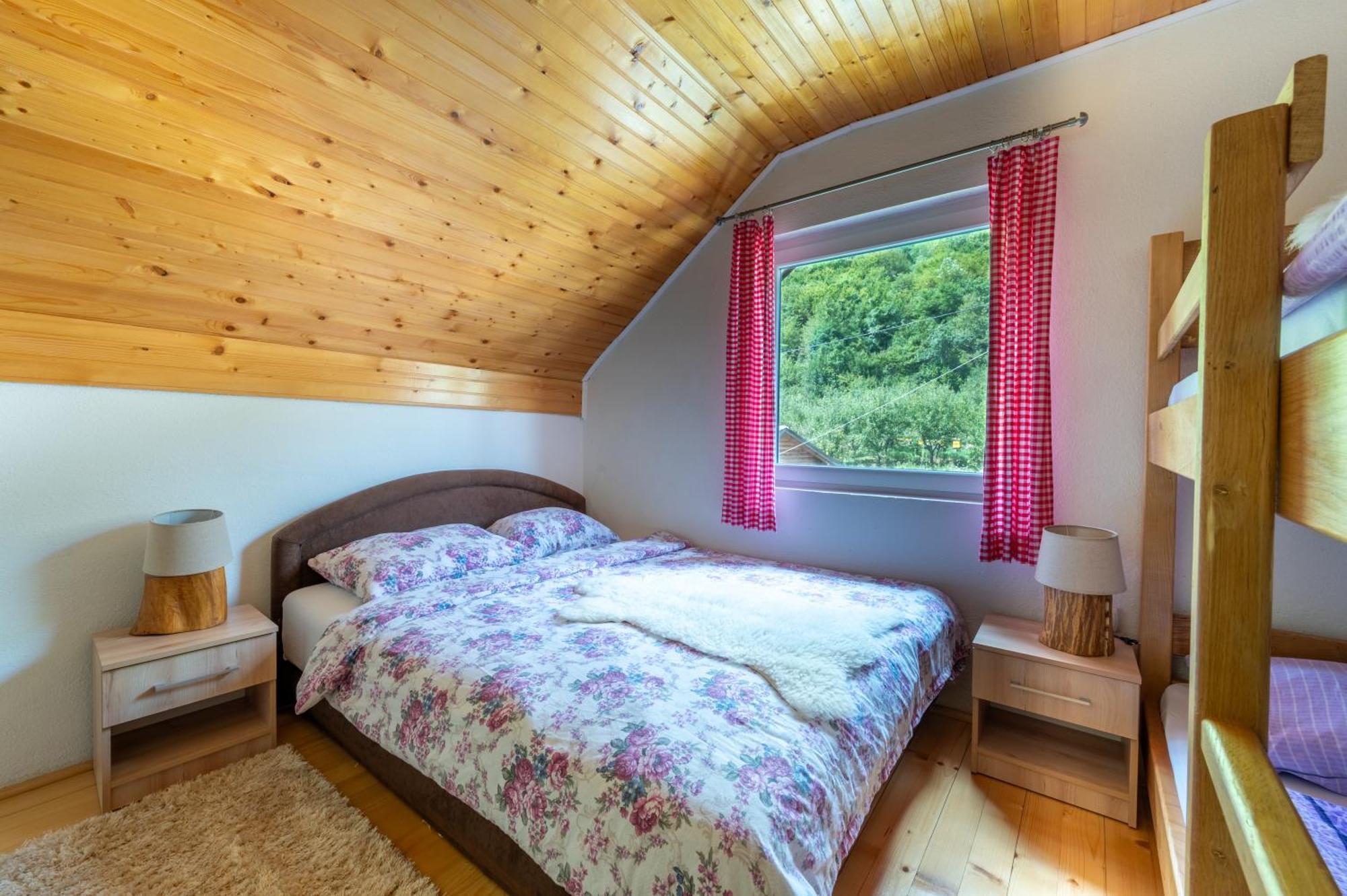 Maison d'hôtes Domacinstvo Na Kraju Svijeta à Sipovo Extérieur photo