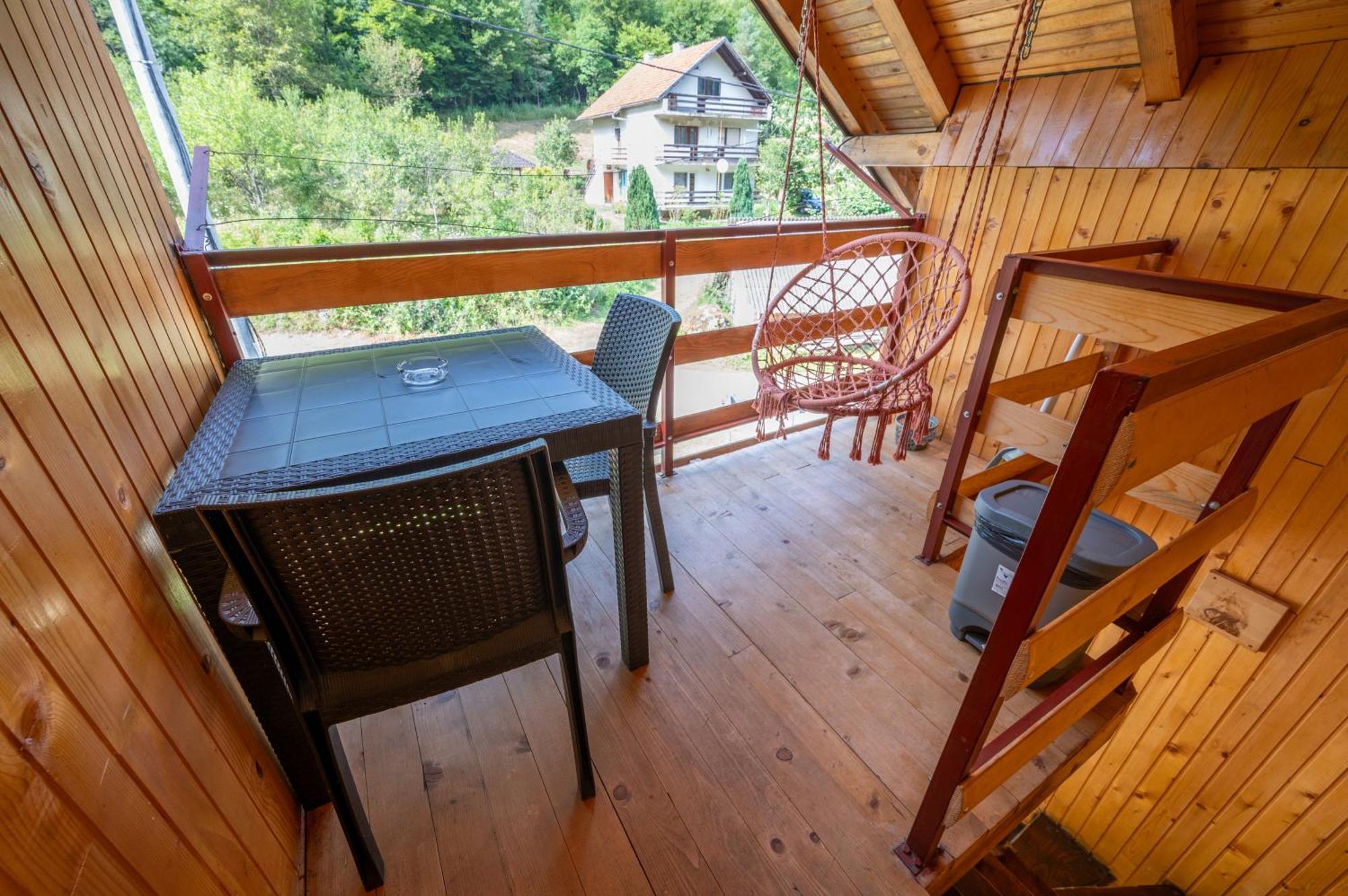 Maison d'hôtes Domacinstvo Na Kraju Svijeta à Sipovo Extérieur photo